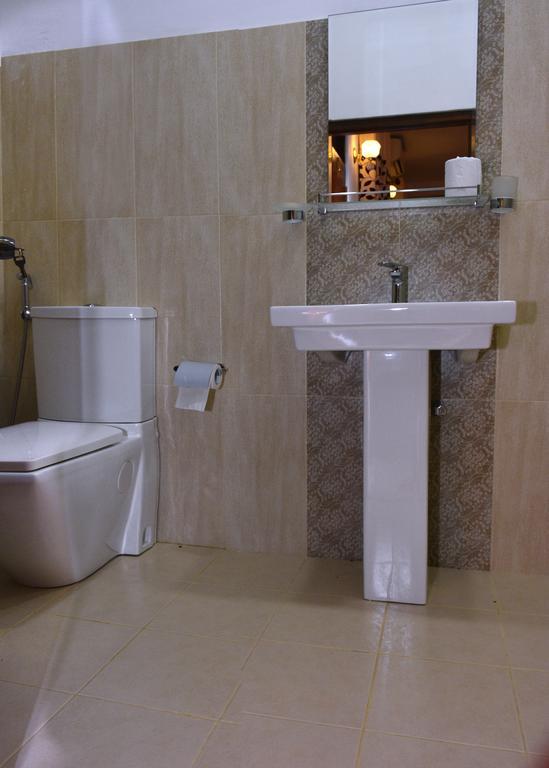 Otha Shy Airport Transit Hotel Katunayaka Kültér fotó