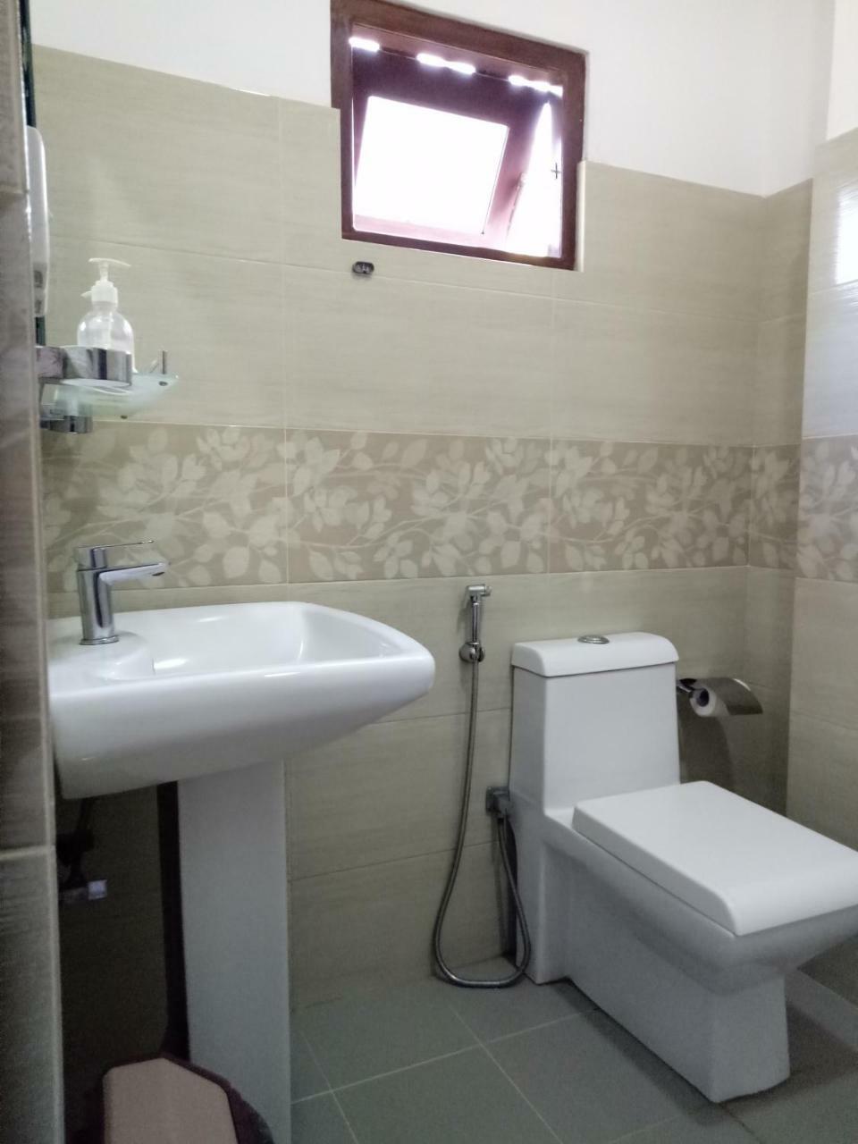 Otha Shy Airport Transit Hotel Katunayaka Kültér fotó