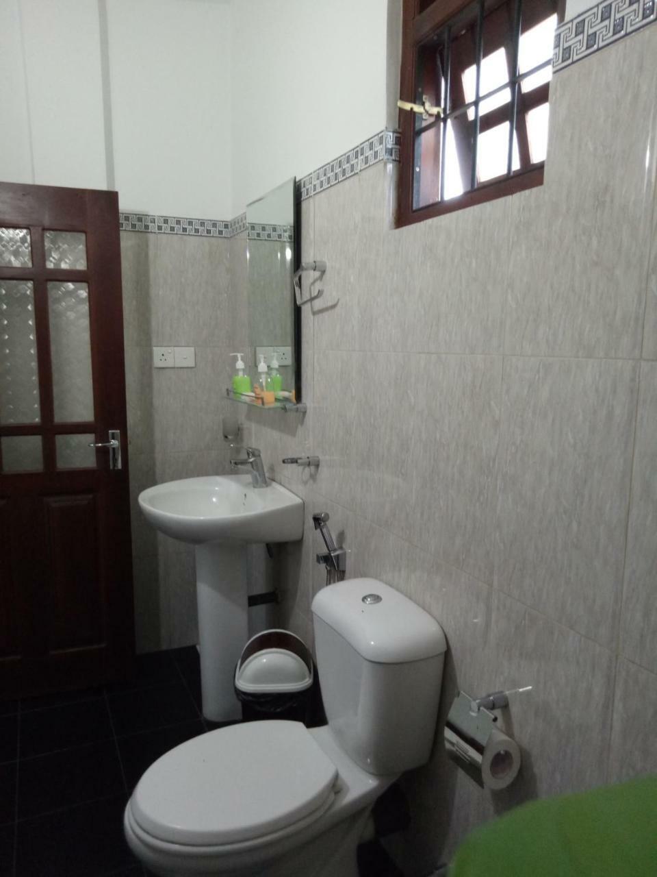 Otha Shy Airport Transit Hotel Katunayaka Kültér fotó